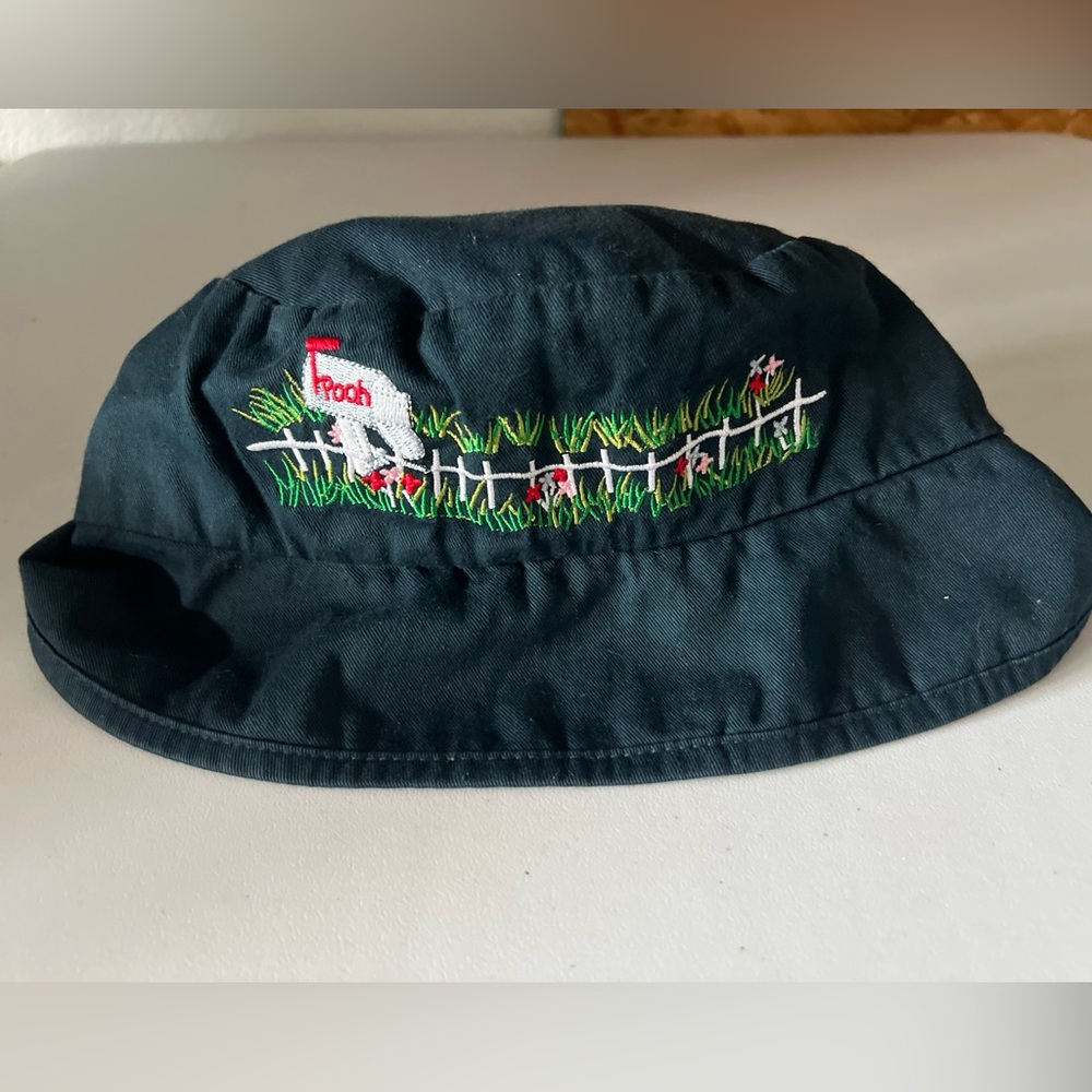 Vintage Winnie the Pooh bucket hat